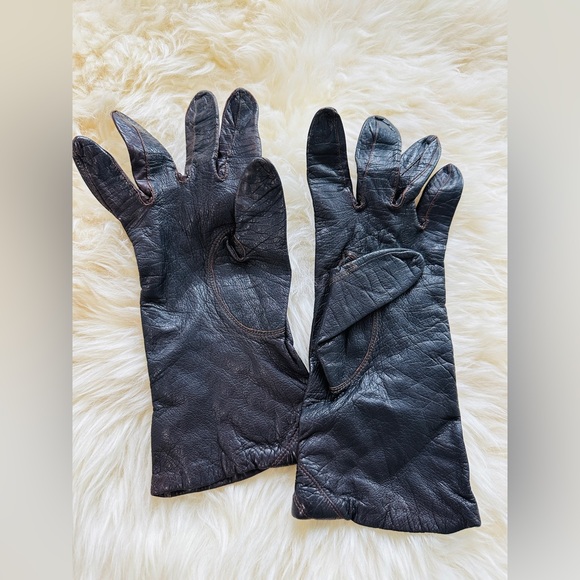 Vintage Dark Brown Genuine Leather Gloves With a Lighter Contrasting Stitch - Picture 4 of 4